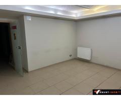 Anunturi Imobiliare De vanzare spatiu comercial, parter+demisol, vitrina mare