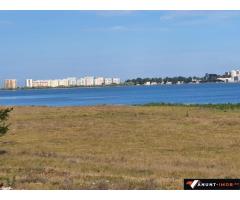 Anunturi Imobiliare Teren de vanzare Mamaia Sat primul rand la lacul Siutghiol