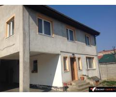 Anunturi Imobiliare De vanzare 2 case situate in aceeasi curte, teren 749 mp