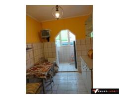 Anunturi Imobiliare Inchiriez apartament doua camere mobilat etaj 1 Oradea