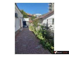 Anunturi Imobiliare Ultracentral, ofer spre inchiriere 4 camere la curte, ideal firma