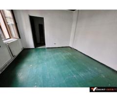 Anunturi Imobiliare Ultracentral, ofer spre inchiriere 4 camere la curte, ideal firma