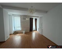 Anunturi Imobiliare central, 175mp, clădire noua, 9 euro/mp