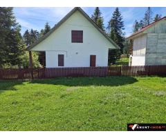 Anunturi Imobiliare Teren și casă de vacanță Solca, jud. Suceava