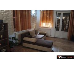 Anunturi Imobiliare Busteni-Inchiriere vila cu patru camere ,terasa,foisor,semineu