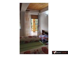 Anunturi Imobiliare Busteni-Inchiriere vila cu patru camere ,terasa,foisor,semineu