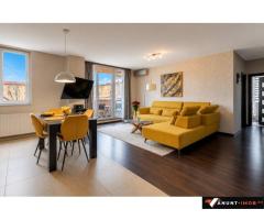 Anunturi Imobiliare De vanzare apartament cu 3 camere, transformat in 2 camere, lux